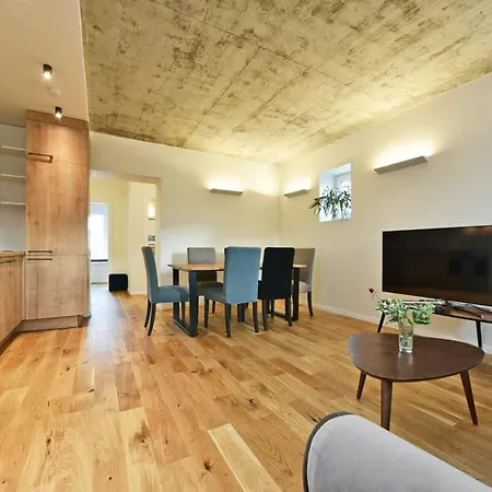 Domillion 3bdr Rooftop Terrace Ac P369 *