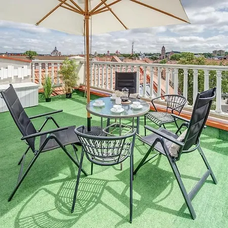 Domillion 3bdr Rooftop Terrace Ac P369 아파트 *